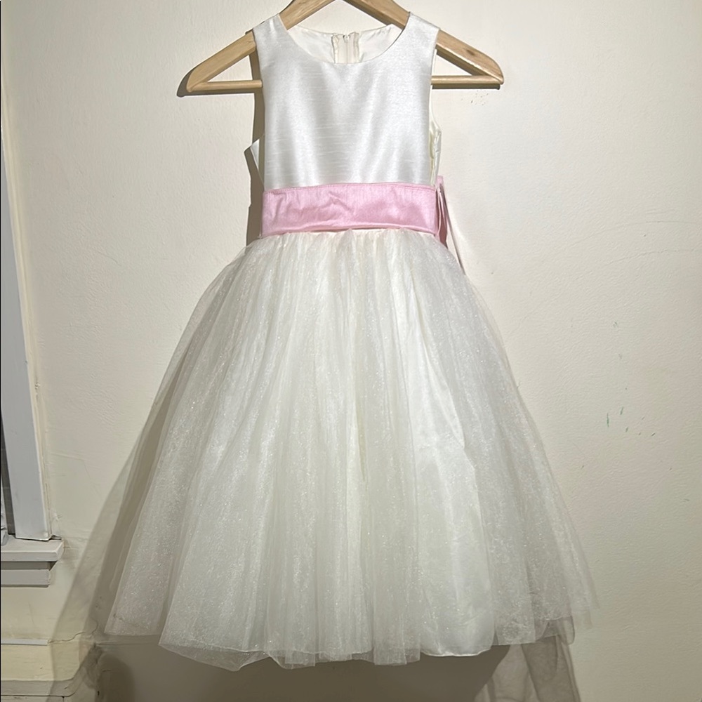 Girls Off White Ivory Tulle Dress with Pink Sash size 7 NWT
